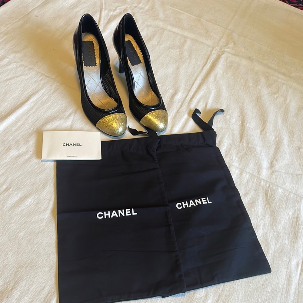 Chanel Pumps - Picture 2 of 15